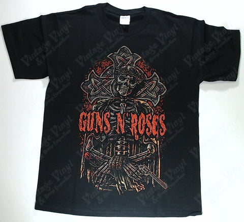 Guns N' Roses - Skeleton On Celtic Cross With Gun Shirt