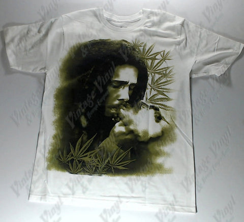 Marley, Bob - Bob Puffing with Weed Leaves White Shirt